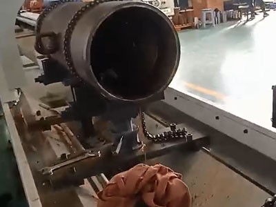 HTS300O型高速卧式深孔珩磨机工作状态